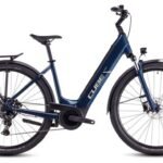 VTC Électrique Cube Touring Hybrid One 625 Easy Entry Shimano Cues 9V 625 Wh 700 mm Bleu Deep Sea 2025