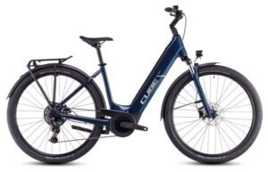 VTC Électrique Cube Touring Hybrid One 625 Easy Entry Shimano Cues 9V 625 Wh 700 mm Bleu Deep Sea 2025