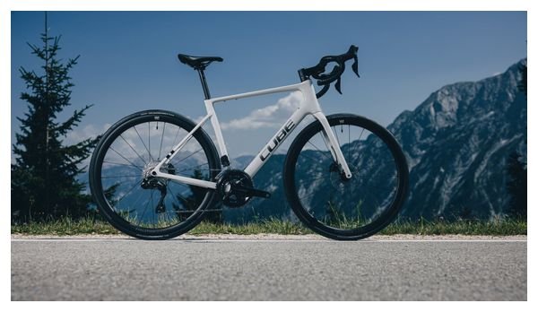 Vélo de Route Cube Attain C:62 SLX Shimano 105 Di2 12V 700 mm Blanc Cotton Gris 2025 – Image 10